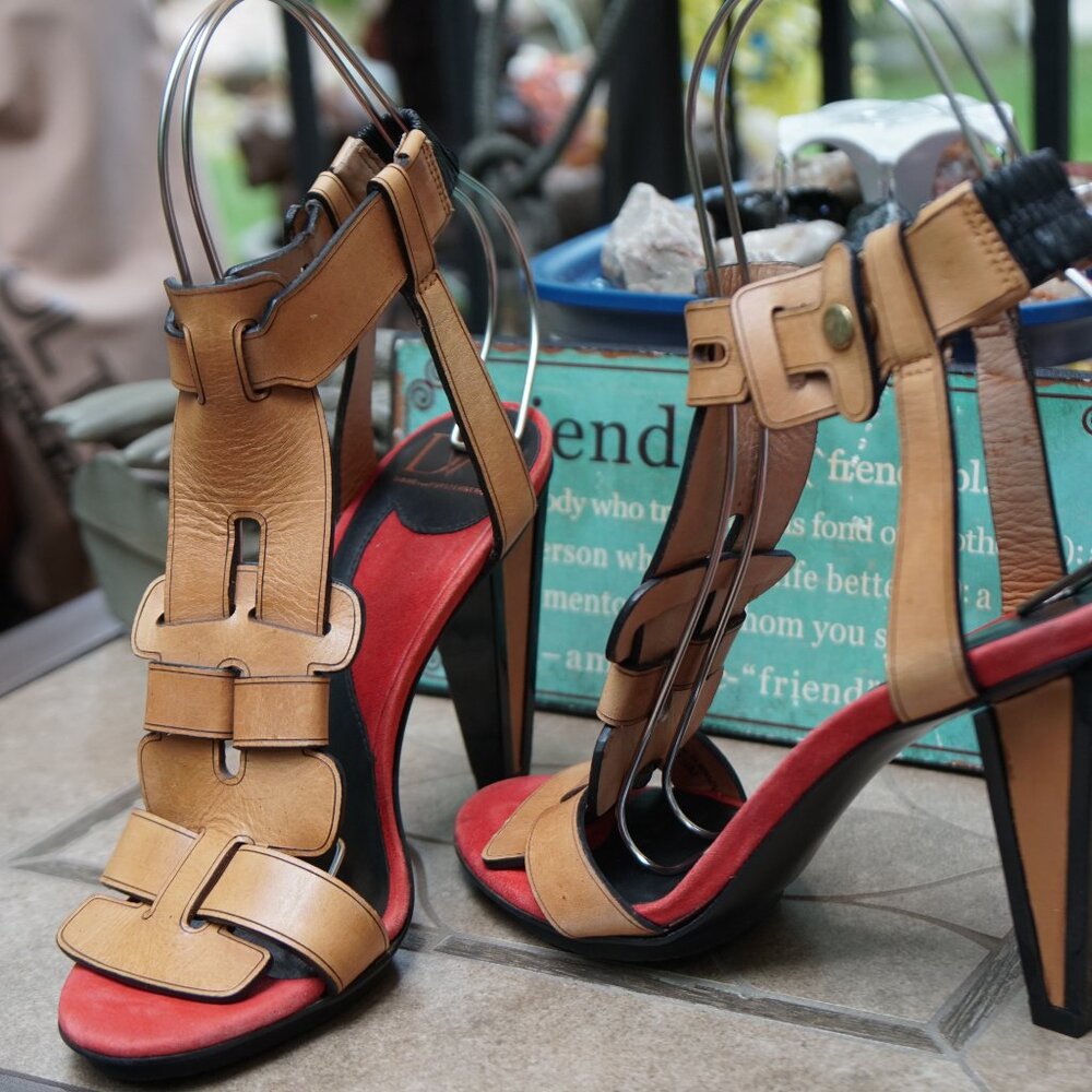 DIANE von FURSTENBERG LEATHER HEEL SANDAL 7.5M - Picture 2 of 16